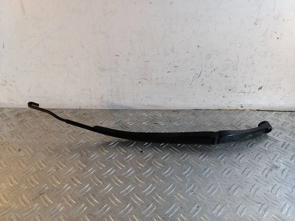 Front wiper blade arm – Lexus IS III XE30 (2013-2020)