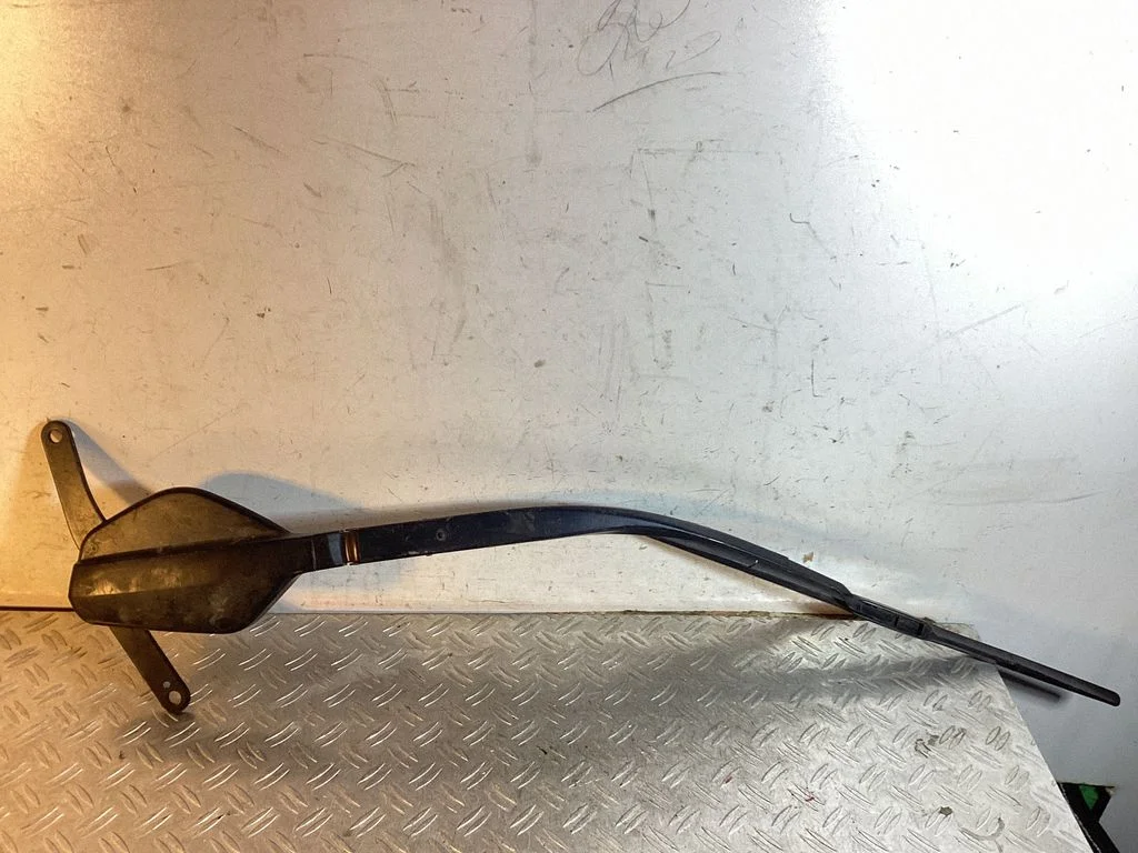 Front wiper blade arm – Lexus RX III (2008-2015)