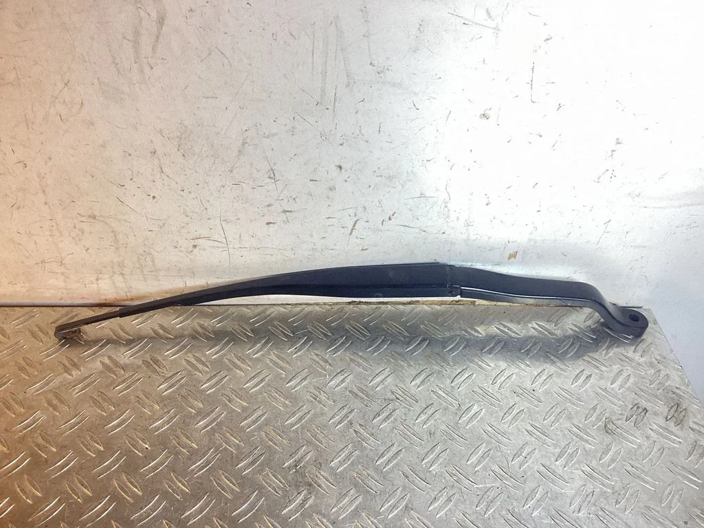 Front wiper blade arm – Honda CR-V (2007-2012)