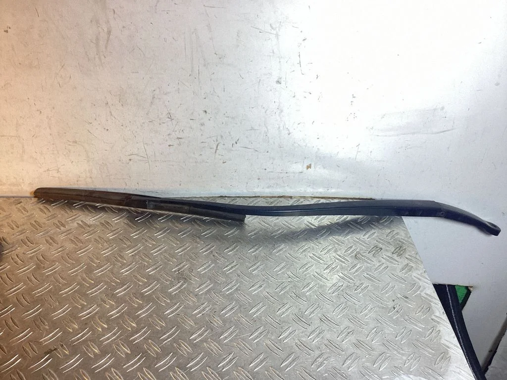 Front wiper blade arm – Honda CR-V (2007-2012)