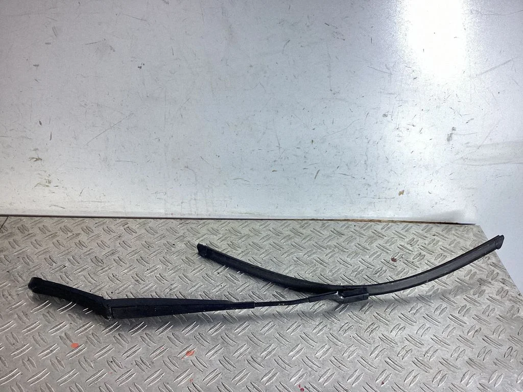 Front wiper blade arm – Volkswagen Tiguan Allspace (2017-)
