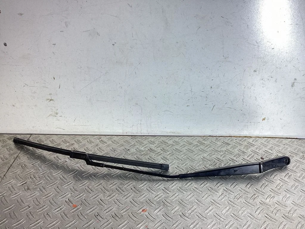 Front wiper blade arm – Volkswagen Tiguan Allspace (2017-)