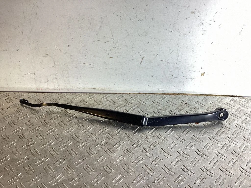 Front wiper blade arm – Lexus GS 250 350 300H 450H (2013-)