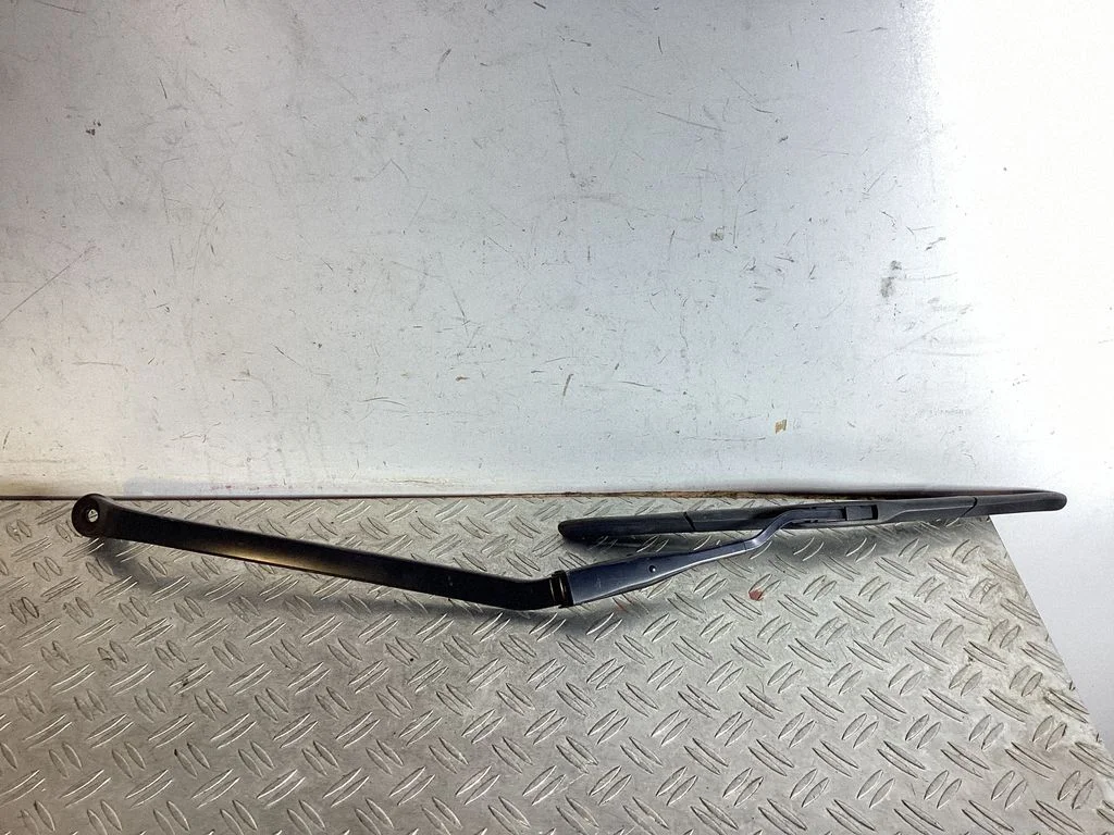 Front wiper blade arm – Lexus GS 250 350 300H 450H (2013-)