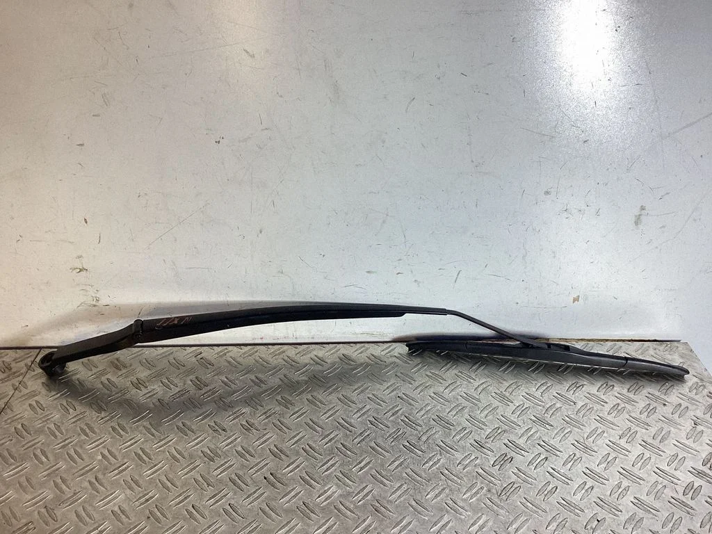 Front wiper blade arm – Lexus NX (2021-)
