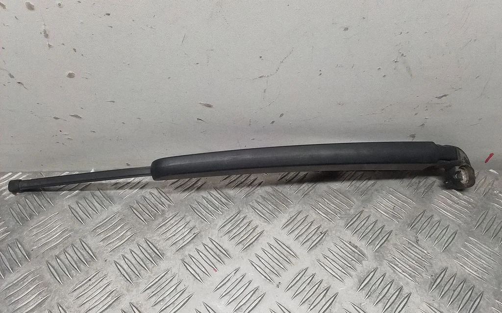 Front wiper blade arm 8K955407