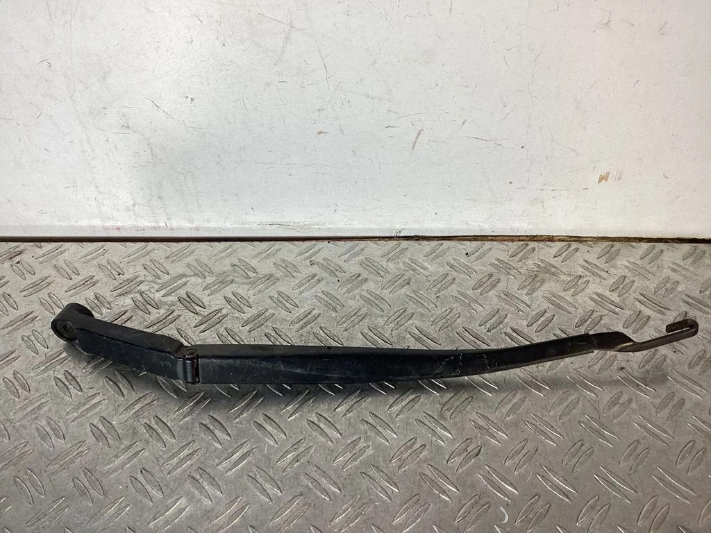 Front wiper blade arm – Lexus GS 250 350 300H 450H (2013-)