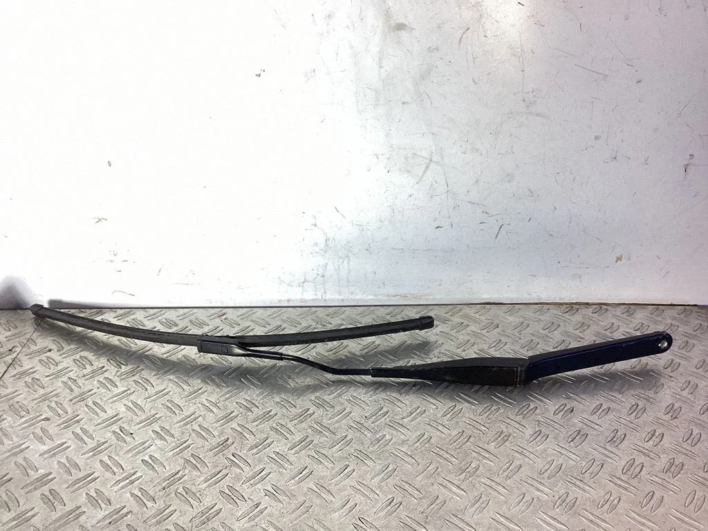 Front wiper blade arm – Porsche 911 991 (2011-2019)