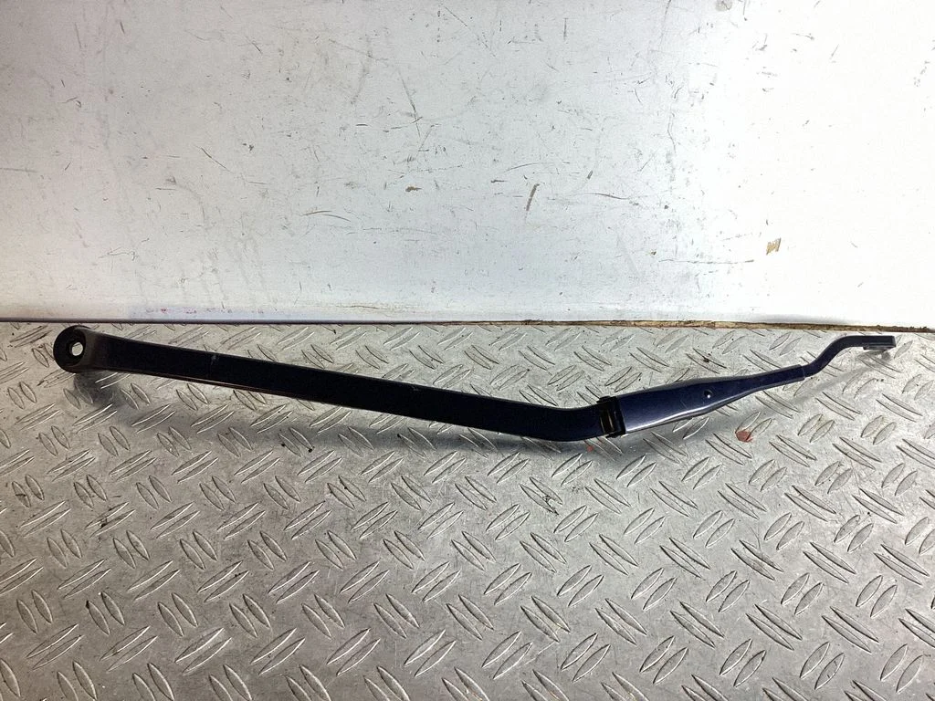 Front wiper blade arm – Lexus GS 250 350 300H 450H (2013-)