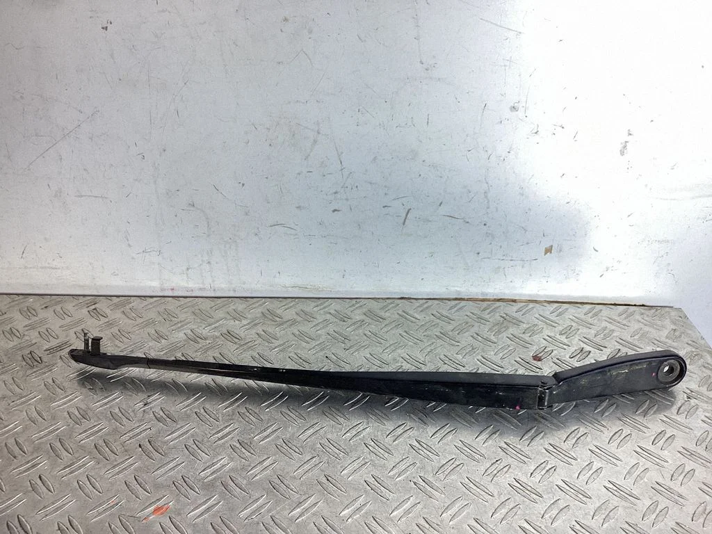 Front wiper blade arm – BMW 6 Series F06 Gran coupe (2012-2018)