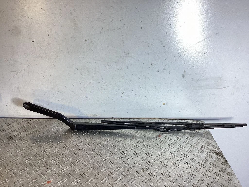 Front wiper blade arm – Porsche Panamera (970) (2009-2017)
