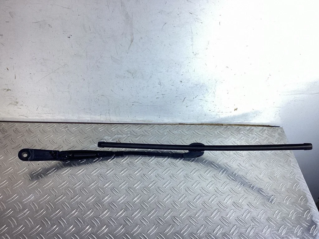 Front wiper blade arm – Porsche Cayenne (92A) (2010-2017)