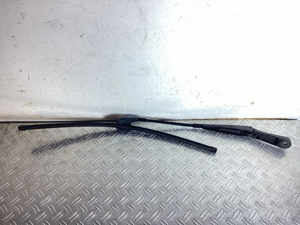 Front wiper blade arm – Porsche Cayenne (92A) (2010-2017)