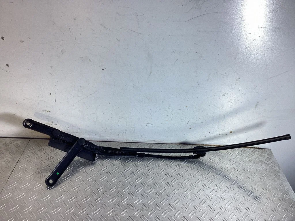 Front wiper blade arm – Porsche Cayenne (92A) (2010-2017)