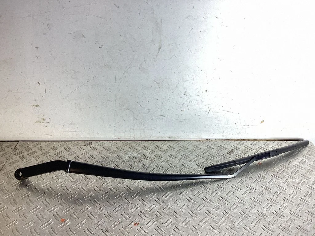 Front wiper blade arm – Lexus NX (2021-)