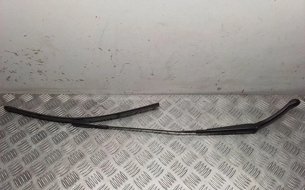 Front wiper blade arm – Porsche Macan (95B) (2019-)