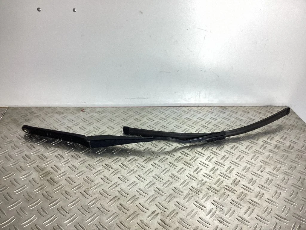 Front wiper blade arm – Porsche 911 991 (2011-2019)