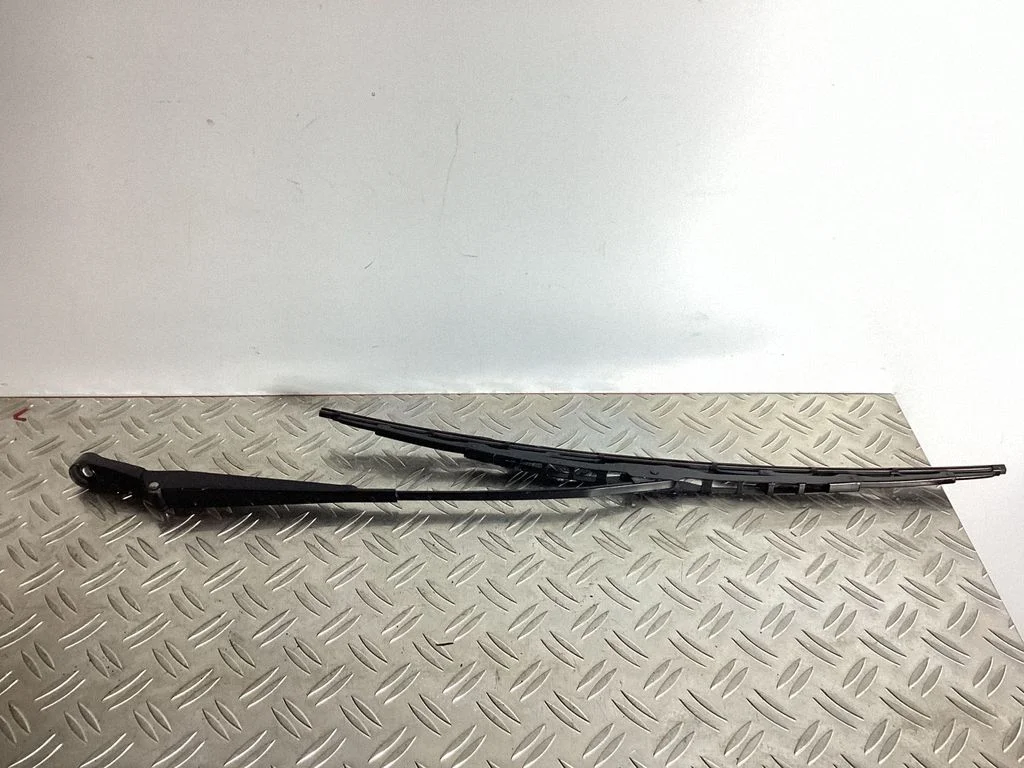 Front wiper blade arm – Porsche 911 997 (2004-2013)