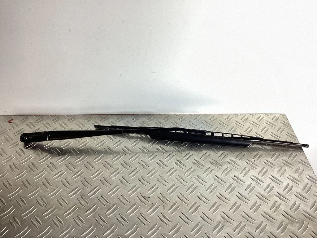 Front wiper blade arm – Porsche 911 997 (2004-2013)