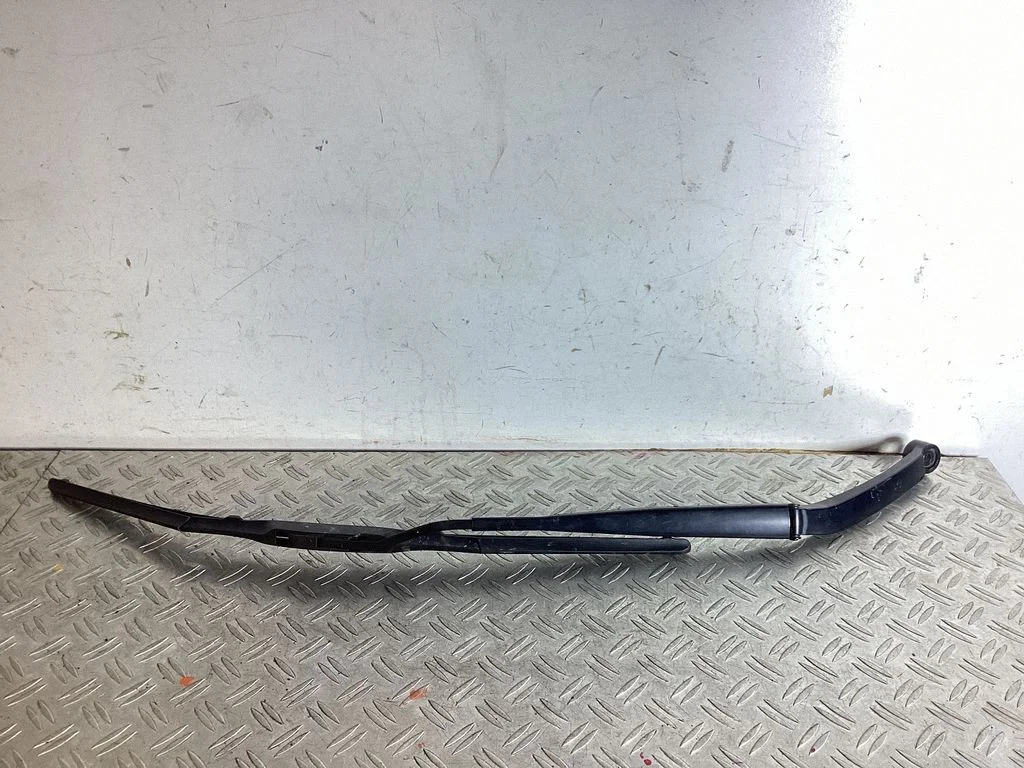 Front wiper blade arm – Lexus NX (2021-)