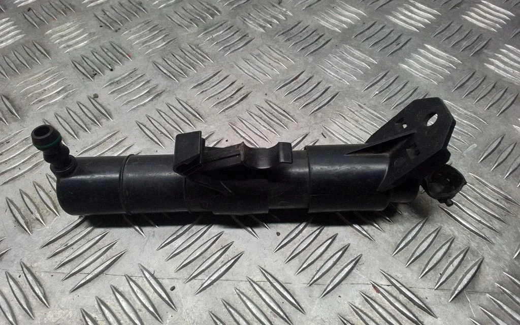 Headlight washer spray nozzle – front left