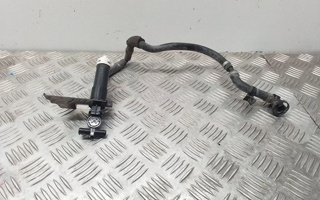 Headlight washer spray nozzle 20953