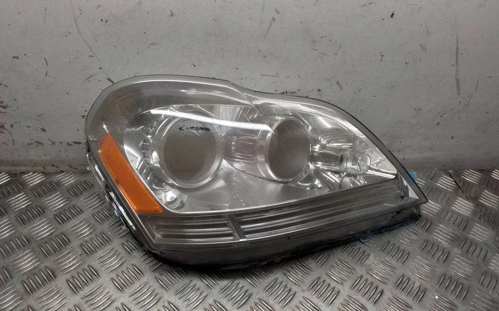 Headlight/headlamp 10206