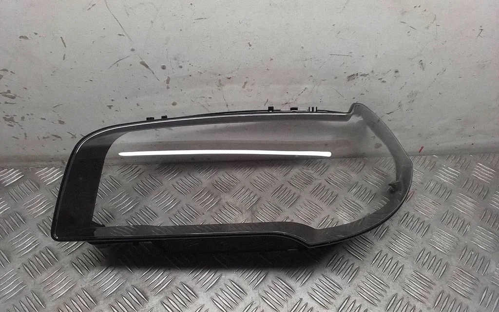 Headlight/headlamp 1305630415