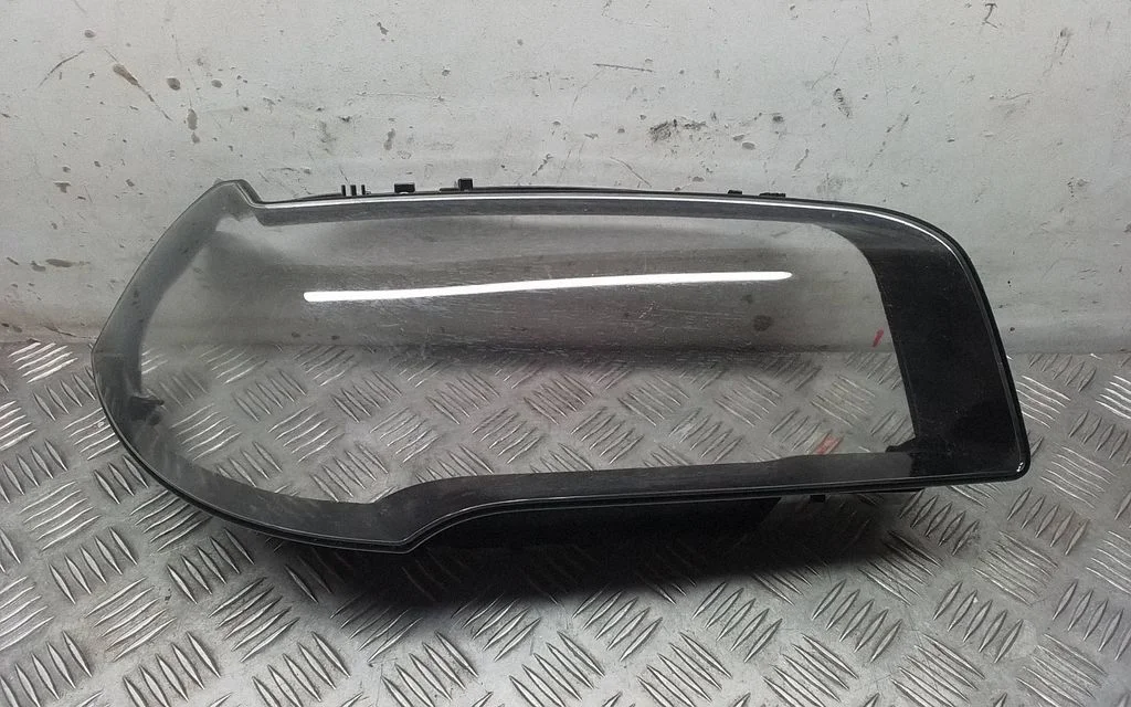 Headlight/headlamp 1305630416