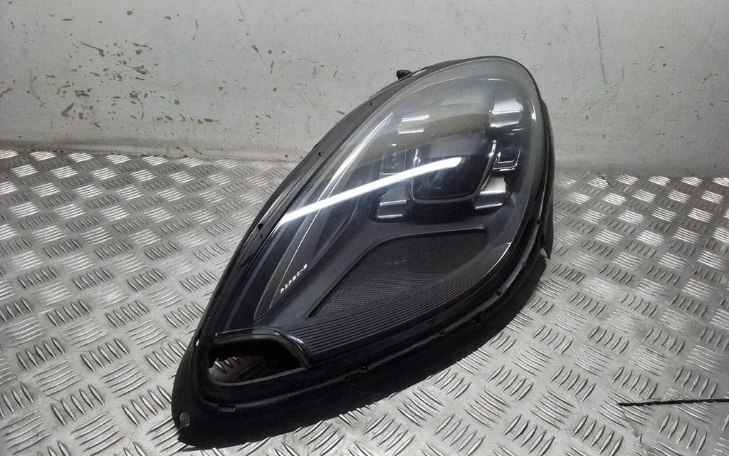 Headlight/headlamp 95B941005G