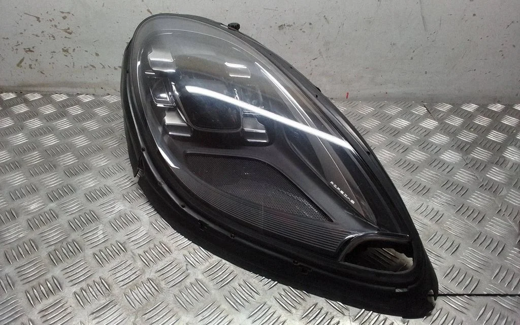 Headlight/headlamp 95B941006