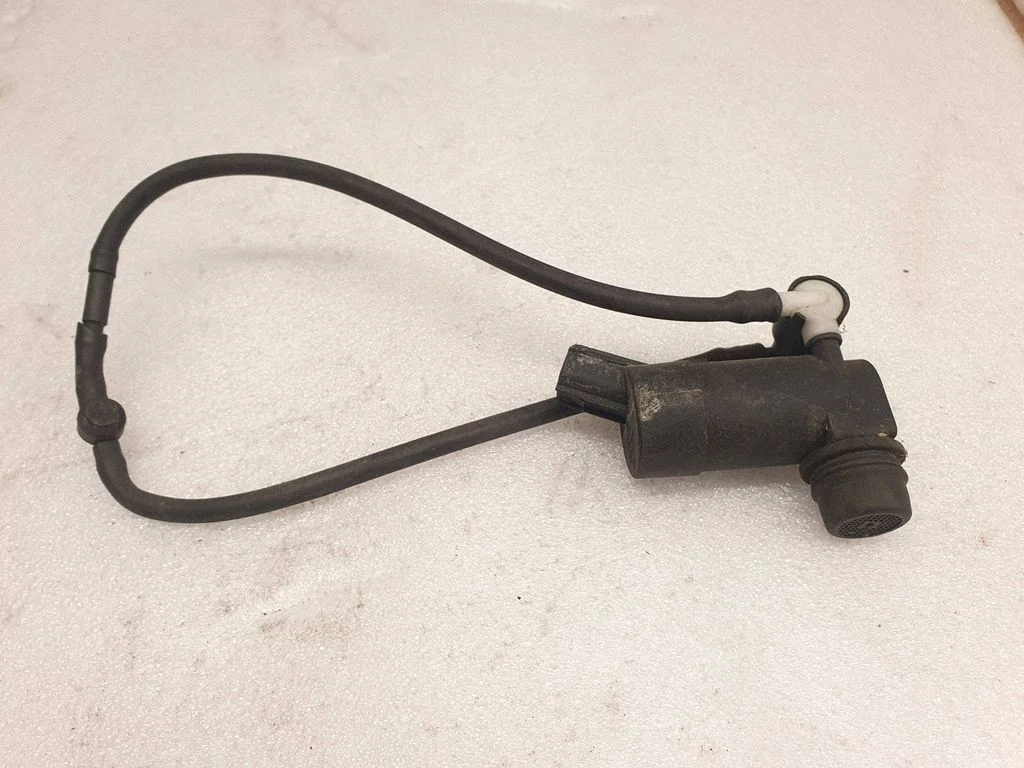Windscreen/windshield washer pump 1S7117K624FE