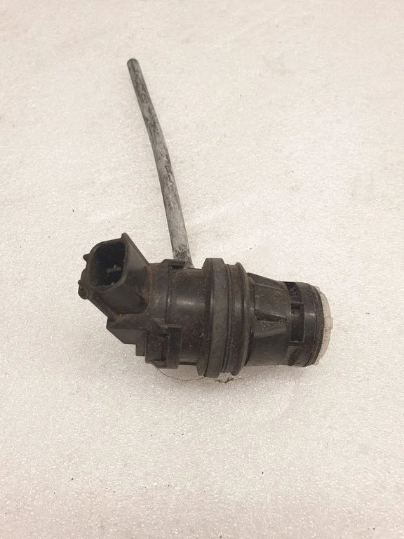 Windscreen/windshield washer pump – Lexus RX III (2008-2015)