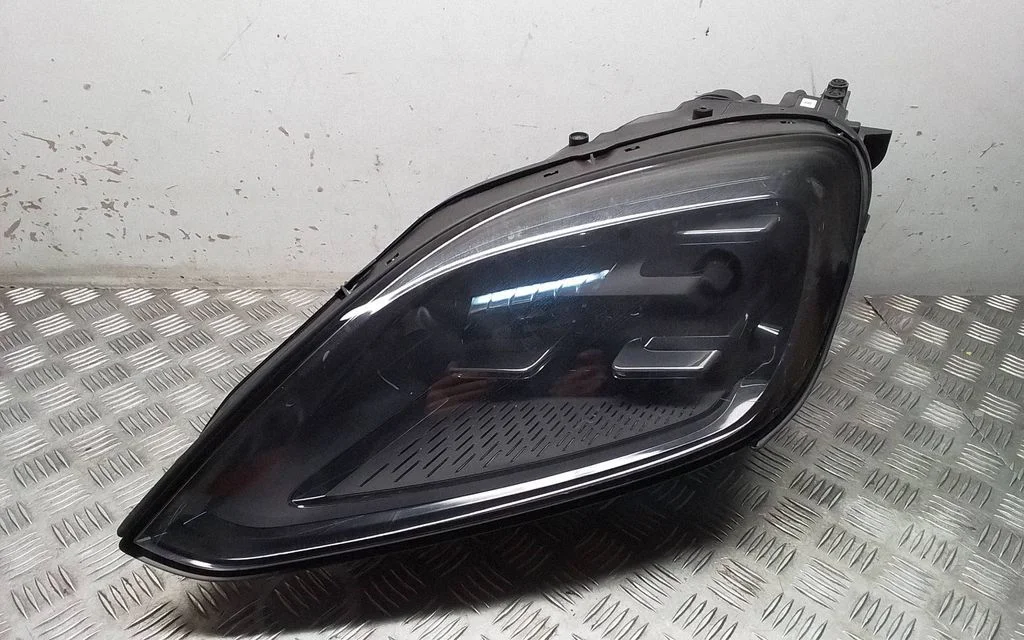 Headlight/headlamp 9Y0941081