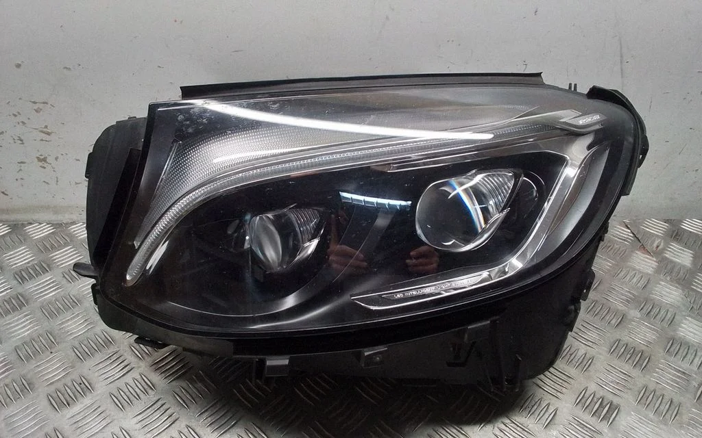 Headlight/headlamp A2539065901