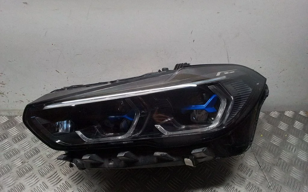 Headlight/headlamp LE16A6379