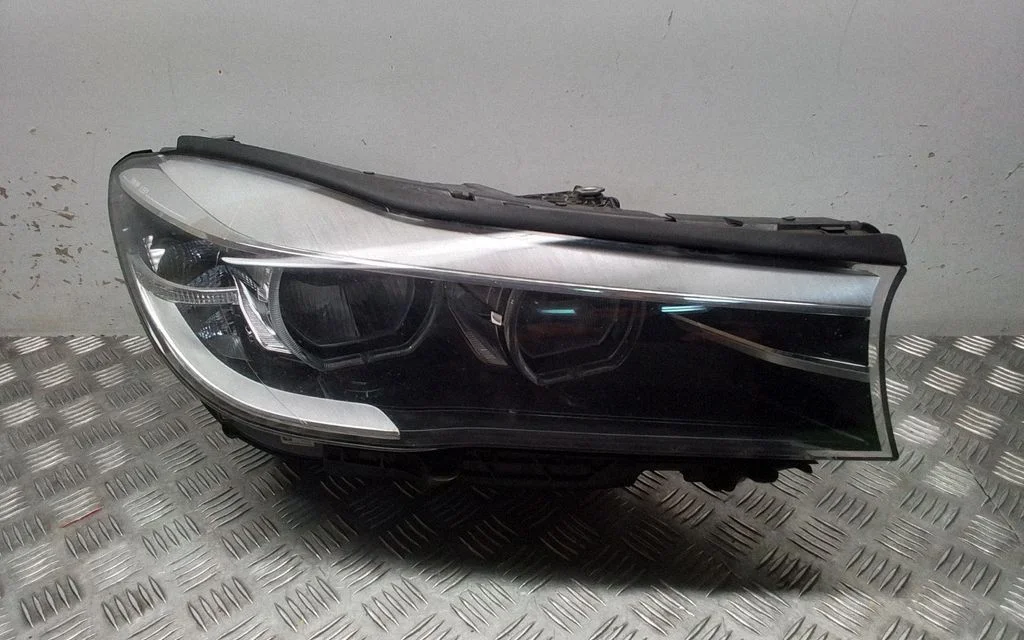 Headlight/headlamp 748323401