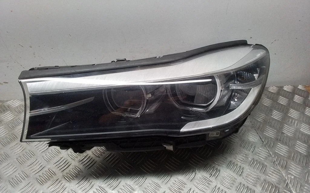 Headlight/headlamp 748323301