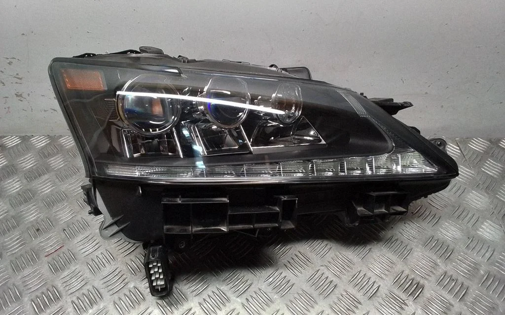 Headlight/headlamp – front right