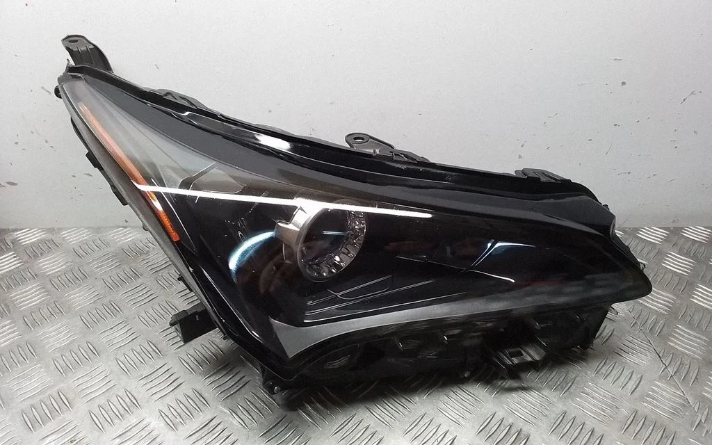 Headlight/headlamp – front right