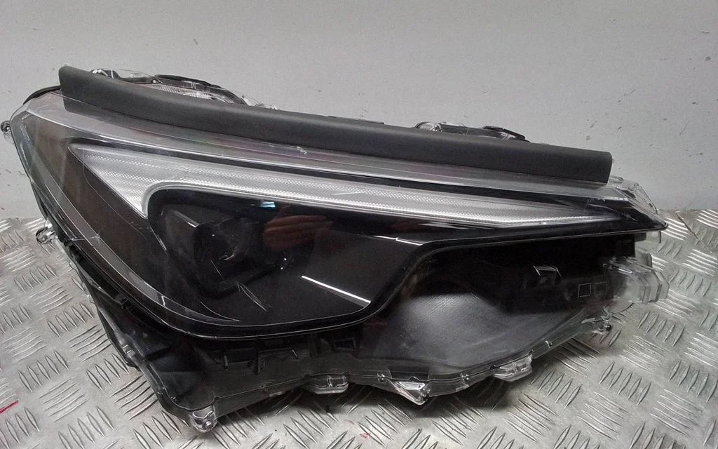 Headlight/headlamp – front right
