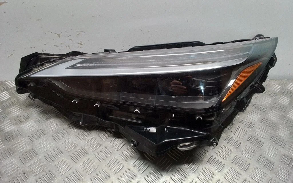 Headlight/headlamp – front left