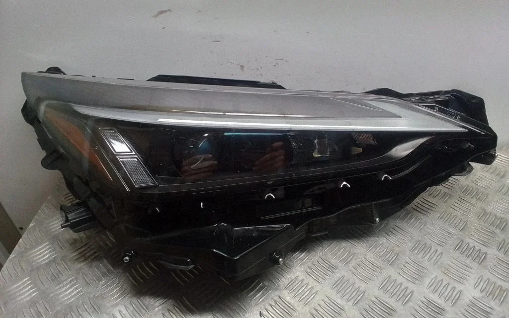 Headlight/headlamp – front right