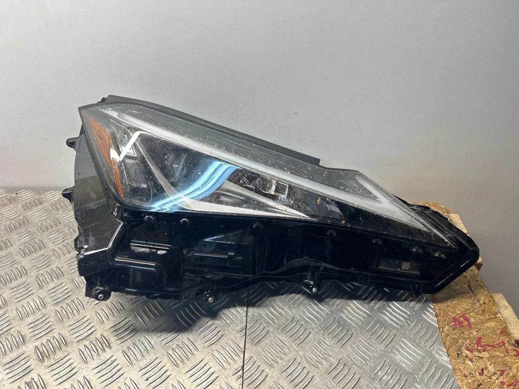 Headlight/headlamp – front right