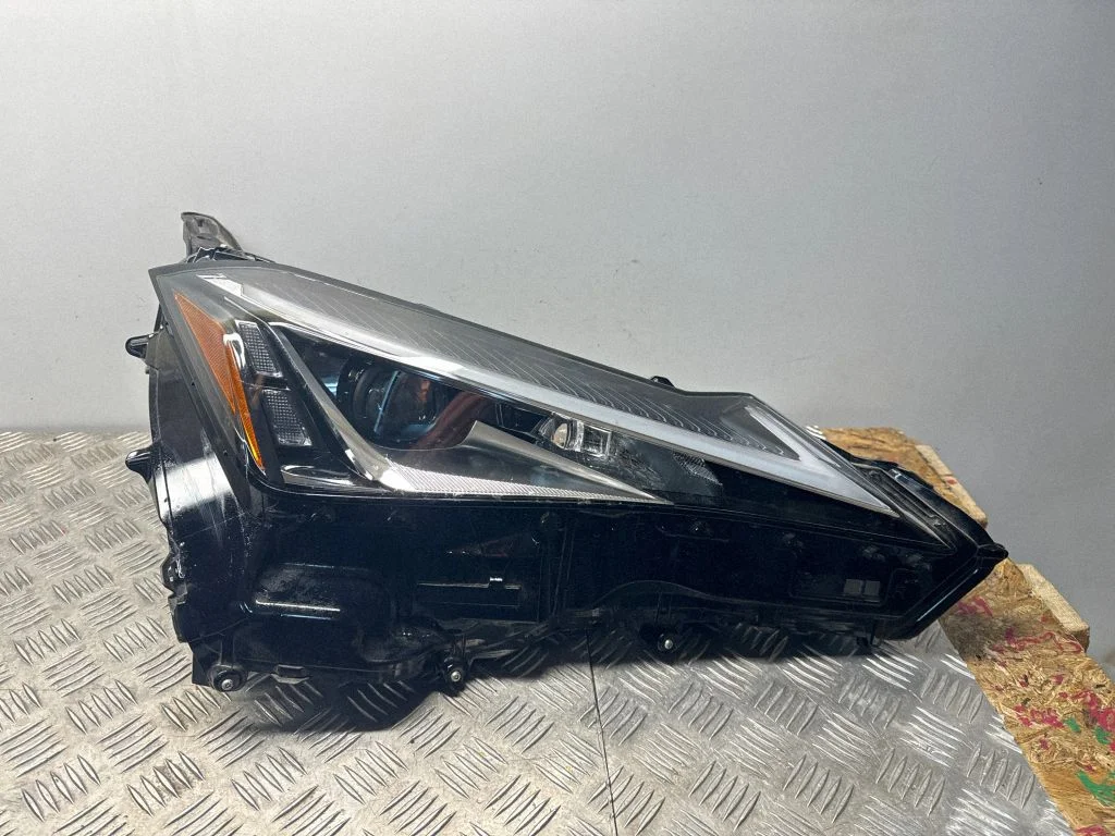Headlight/headlamp – front right
