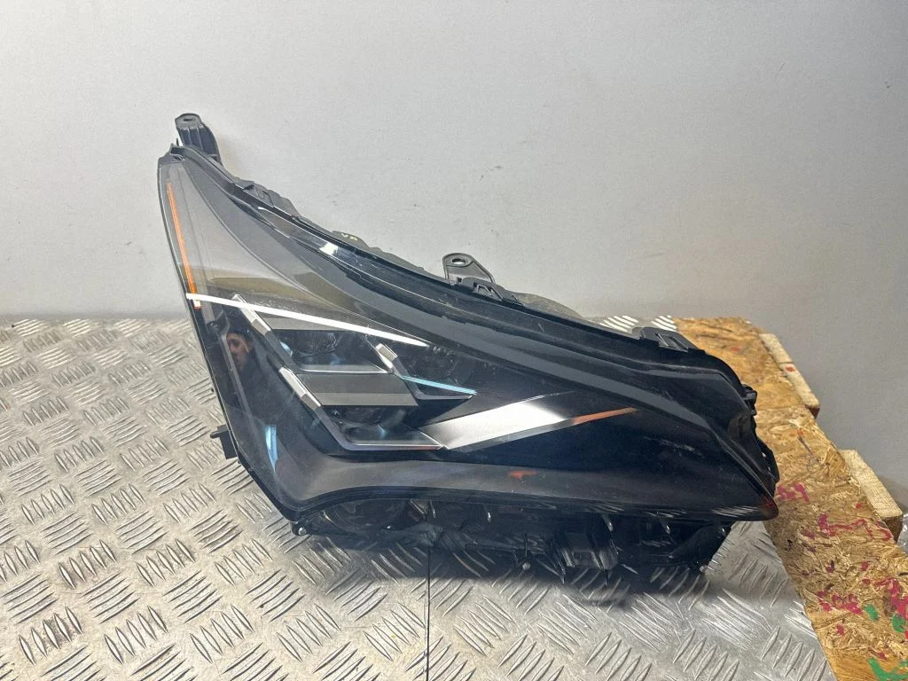 Headlight/headlamp – front right