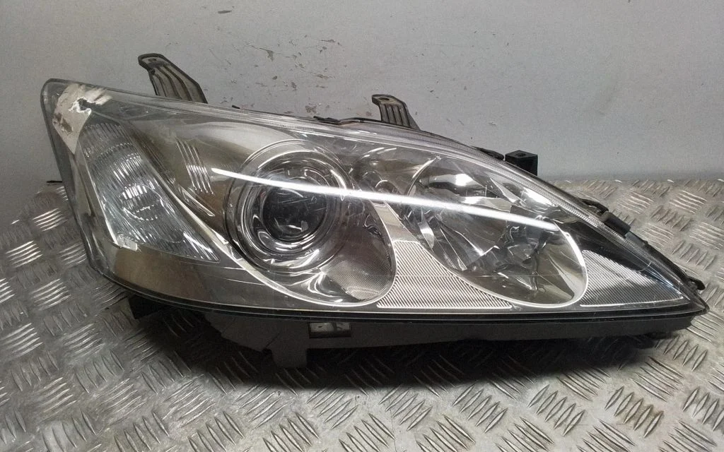 Headlight/headlamp – front right