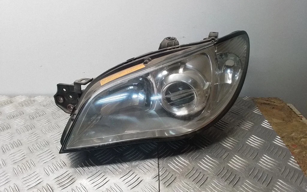 Headlight/headlamp – front left