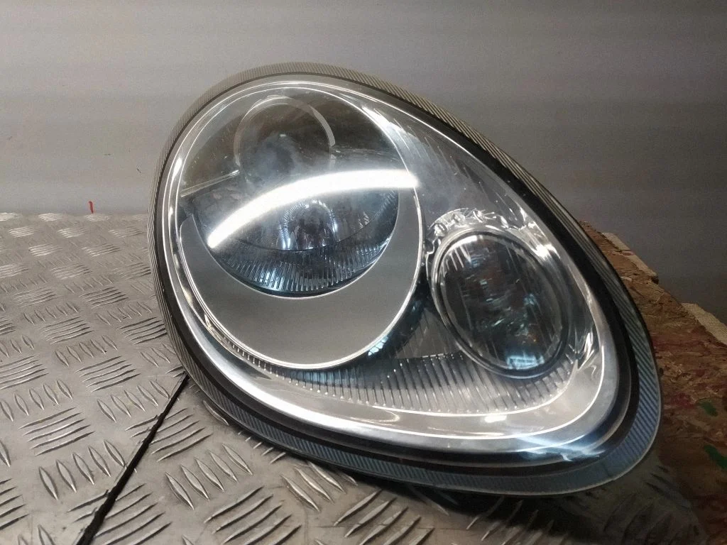 Headlight/headlamp – front right
