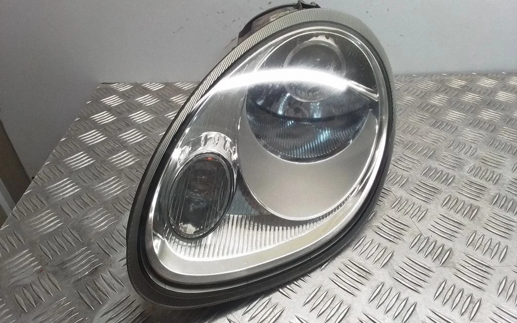 Headlight/headlamp – front left
